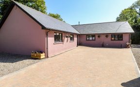 Photo of 1 The Warren