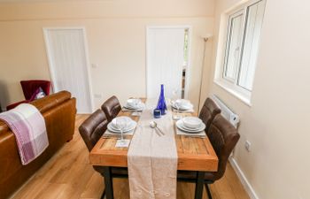 Caldey Lodge (Bier Wood Lodges) Holiday Cottage