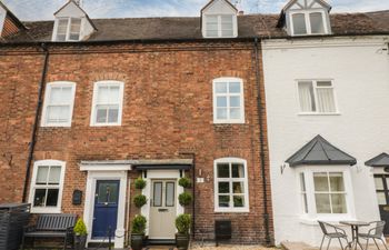5 Riverside Holiday Home