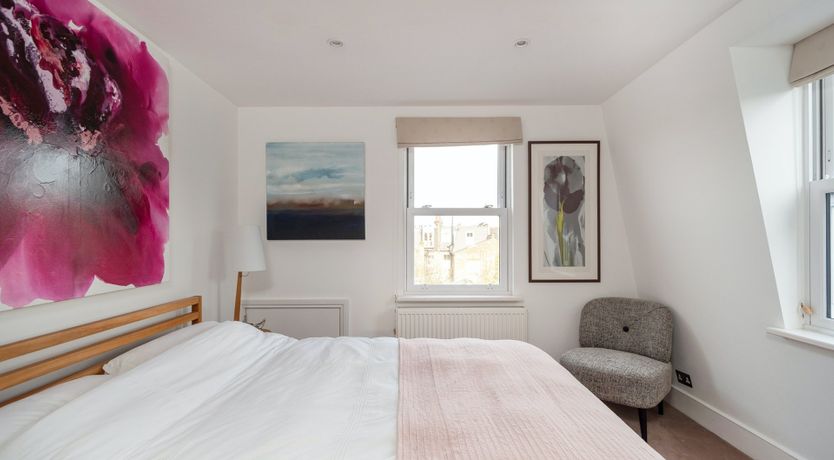 Photo of Elephant & Oxpecker