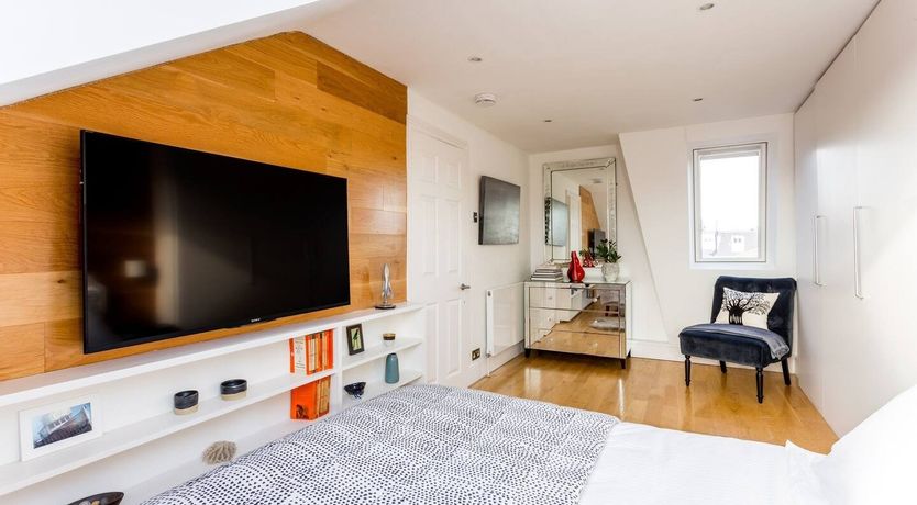 Photo of Elephant & Oxpecker