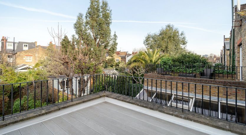 Photo of Elephant & Oxpecker