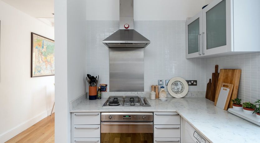 Photo of Elephant & Oxpecker