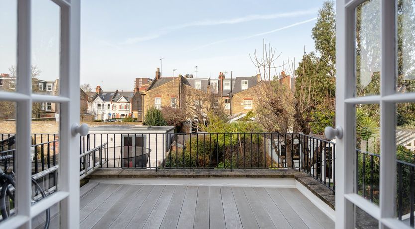 Photo of Elephant & Oxpecker