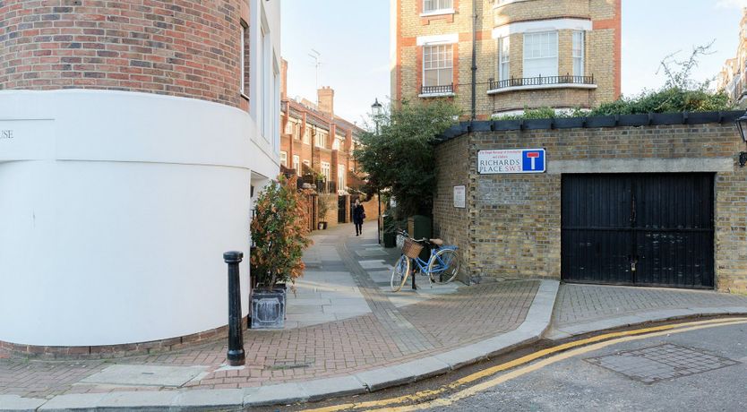 Photo of Manners Maketh Man