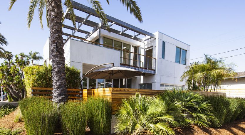 Photo of Retract and Recline