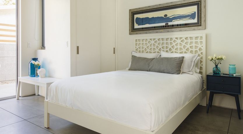 Photo of Retract and Recline