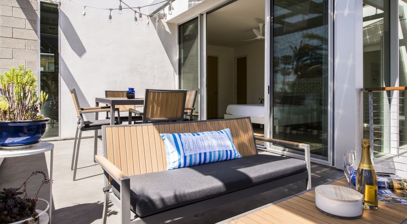 Photo of Retract and Recline