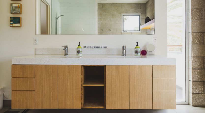 Photo of Retract and Recline