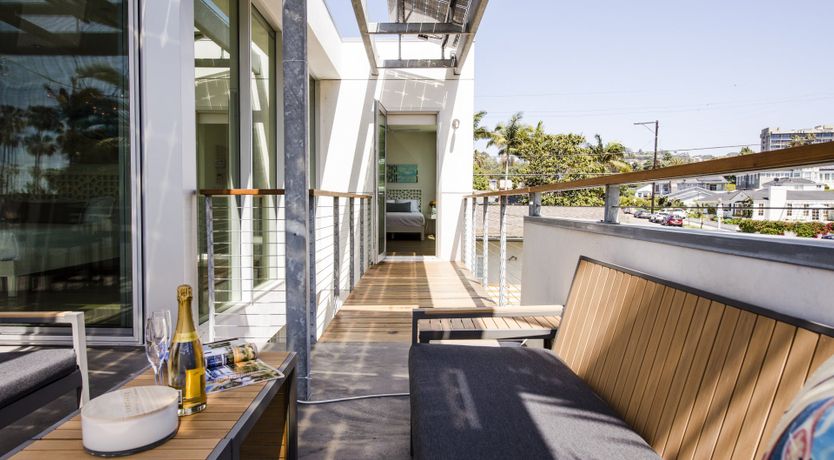 Photo of Retract and Recline