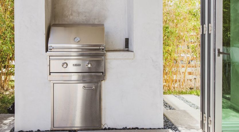 Photo of Retract and Recline