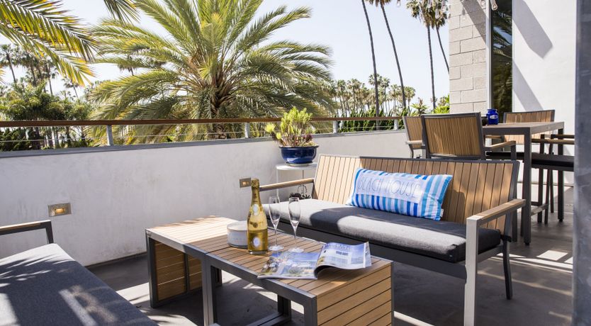 Photo of Retract and Recline