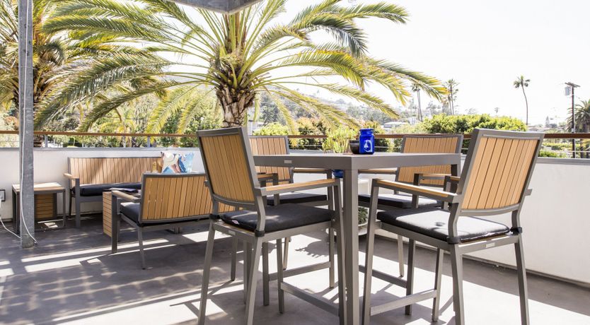 Photo of Retract and Recline