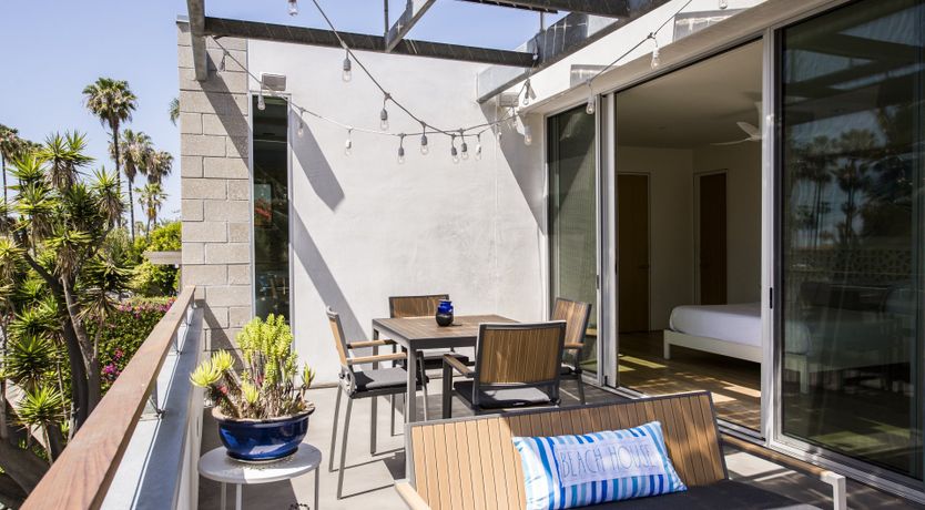 Photo of Retract and Recline