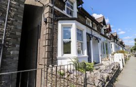 8 Waterhead Terrace Holiday Cottage