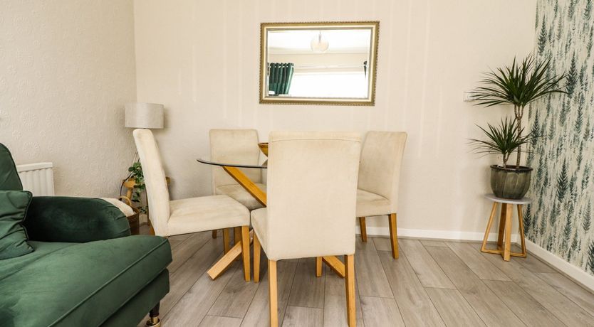 Photo of 2 Pine Grove