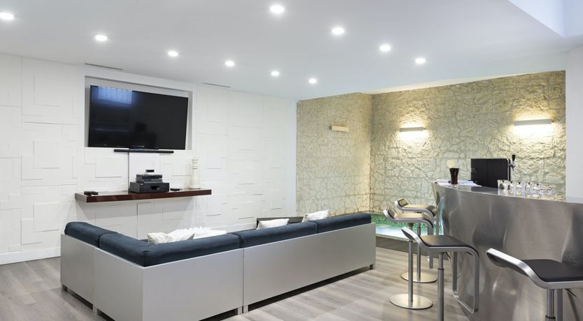 Photo of Glass & Steel