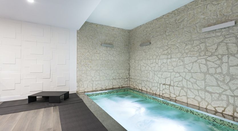 Photo of Glass & Steel