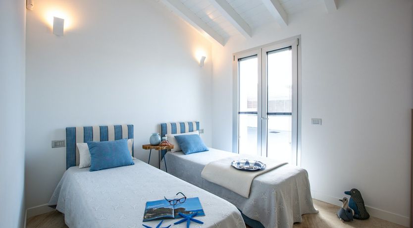 Photo of Sea & Rocks