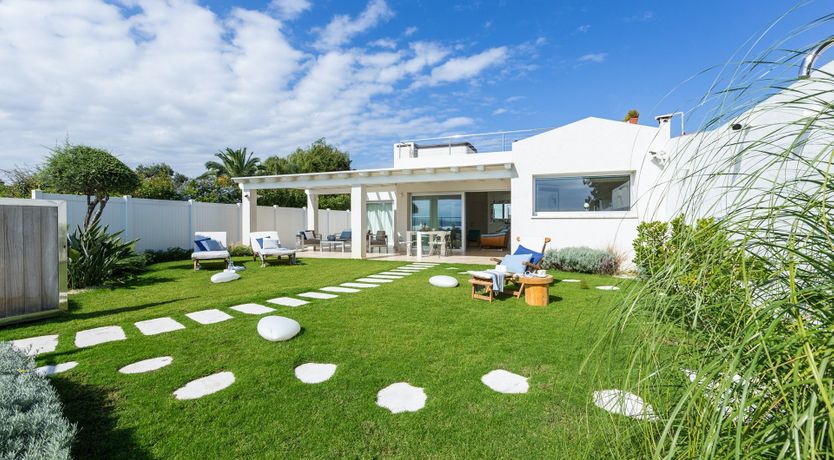 Photo of Sea & Rocks