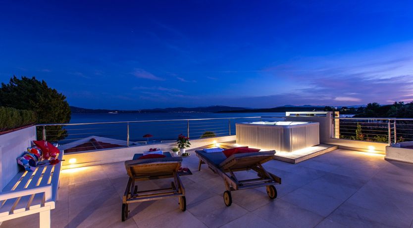 Photo of Sea & Rocks