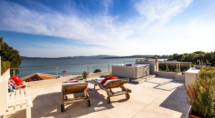 Photo of Sea & Rocks