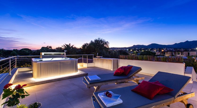 Photo of Sea & Rocks