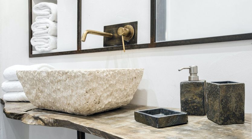 Photo of Obsidian & Cream