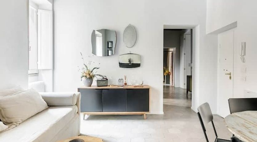 Photo of Obsidian & Cream