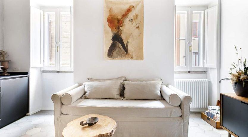 Photo of Obsidian & Cream