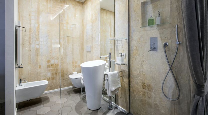 Photo of Obsidian & Cream