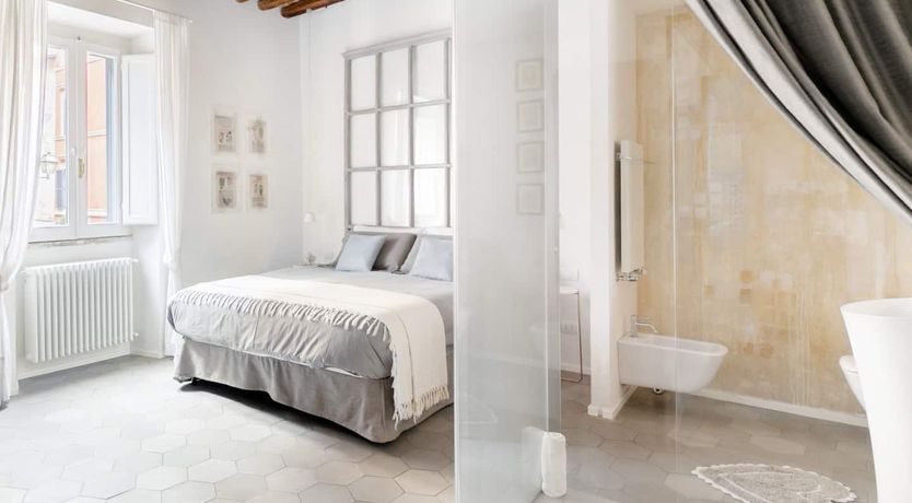 Photo of Obsidian & Cream