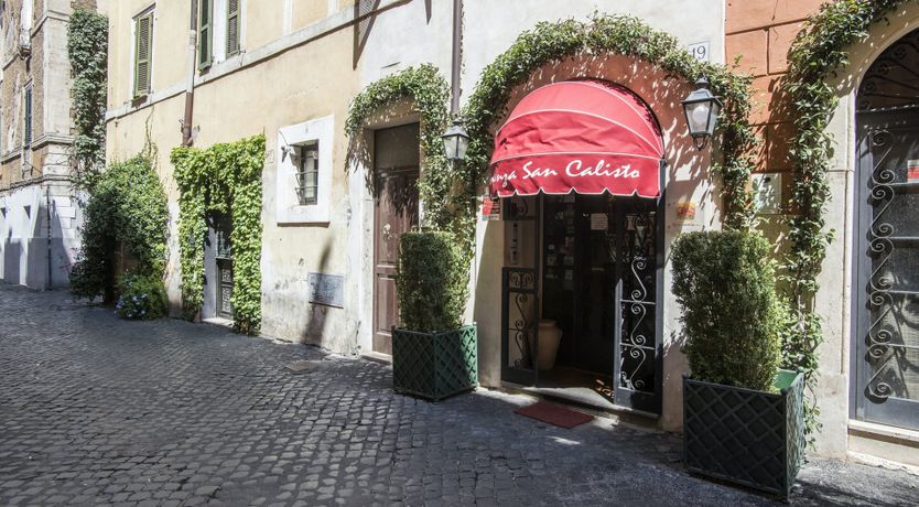 Photo of Obsidian & Cream