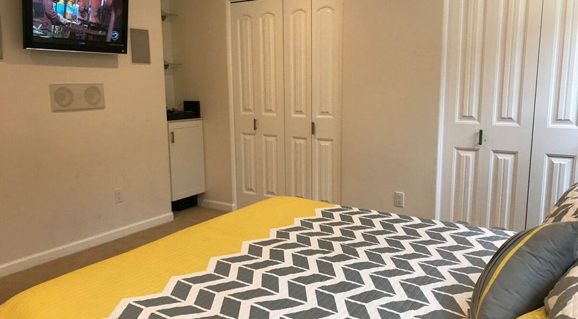 Photo of Cali Crystal