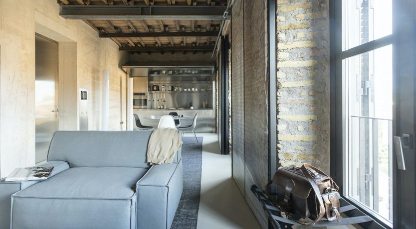 Photo of Mirror Sand