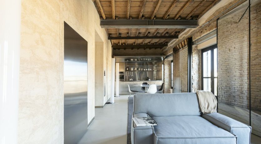 Photo of Mirror Sand