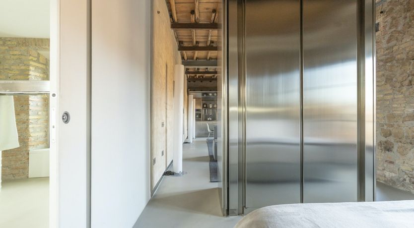 Photo of Mirror Sand