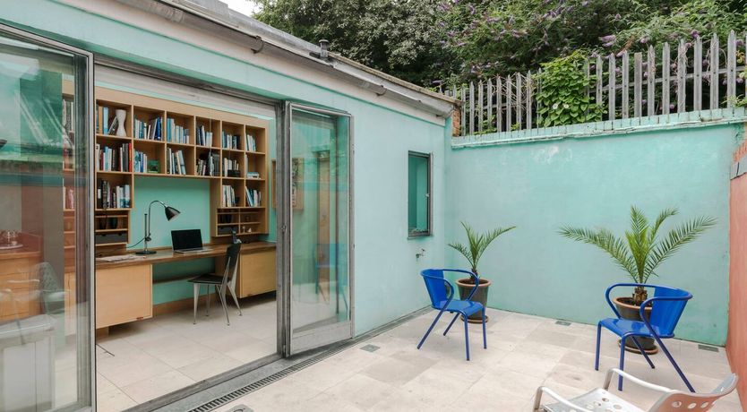 Photo of Colourful Connoisseur