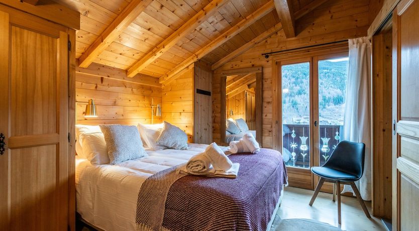 Photo of Grand Shelter