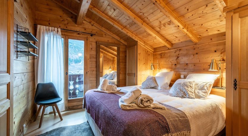 Photo of Grand Shelter