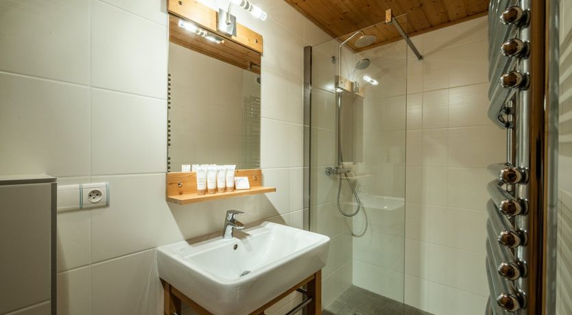 Photo of Grand Shelter