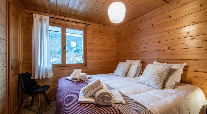 Photo of Grand Shelter