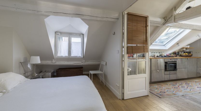 Photo of Cat on a Hot Tin Roof