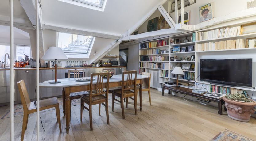 Photo of Cat on a Hot Tin Roof