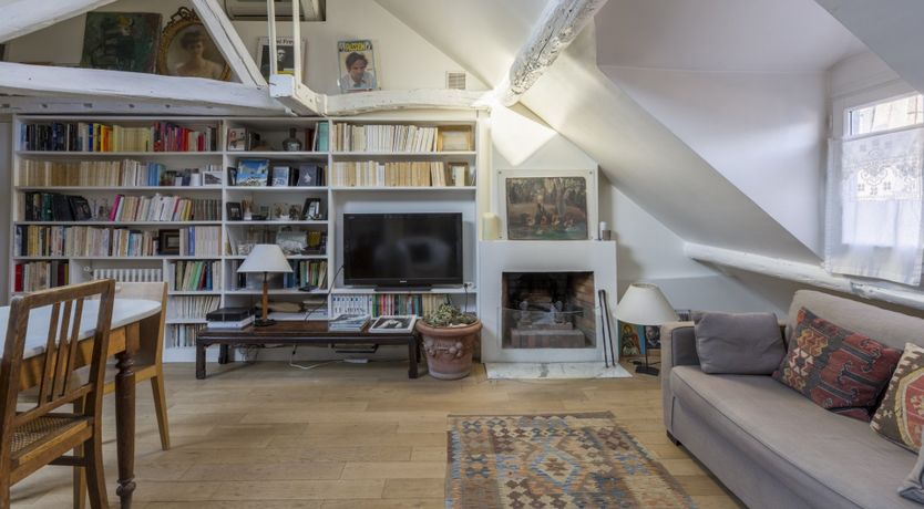 Photo of Cat on a Hot Tin Roof