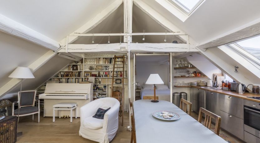 Photo of Cat on a Hot Tin Roof