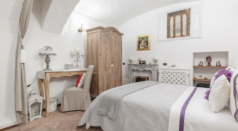 Photo of Violet Haze