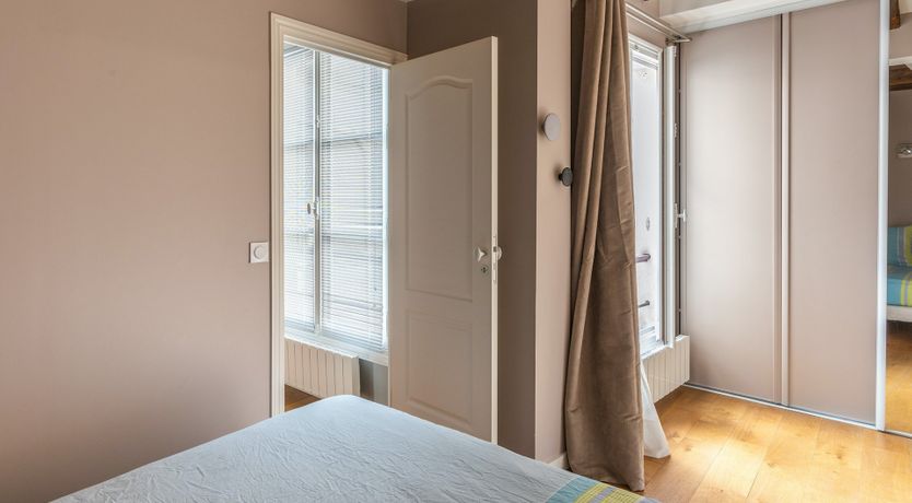 Photo of The Illustrator