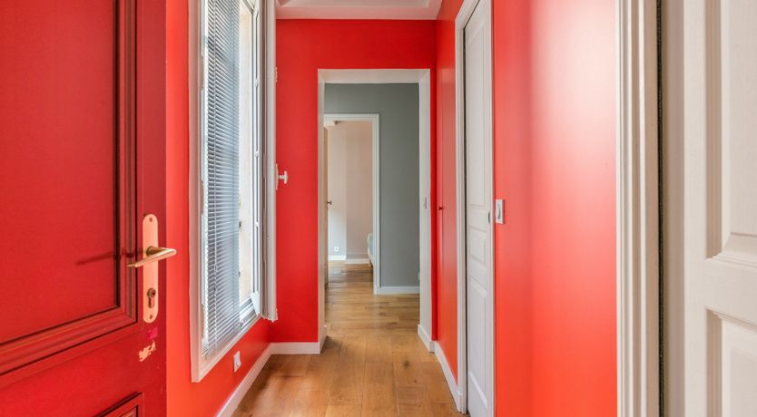 Photo of The Illustrator