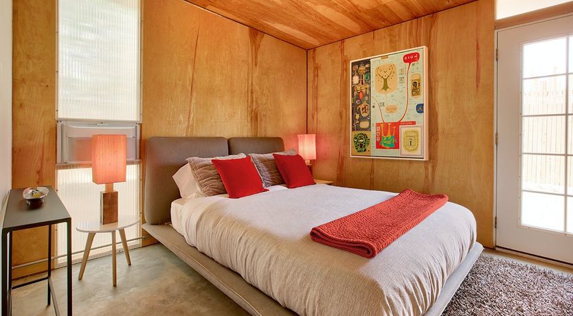 Photo of Abstractionist